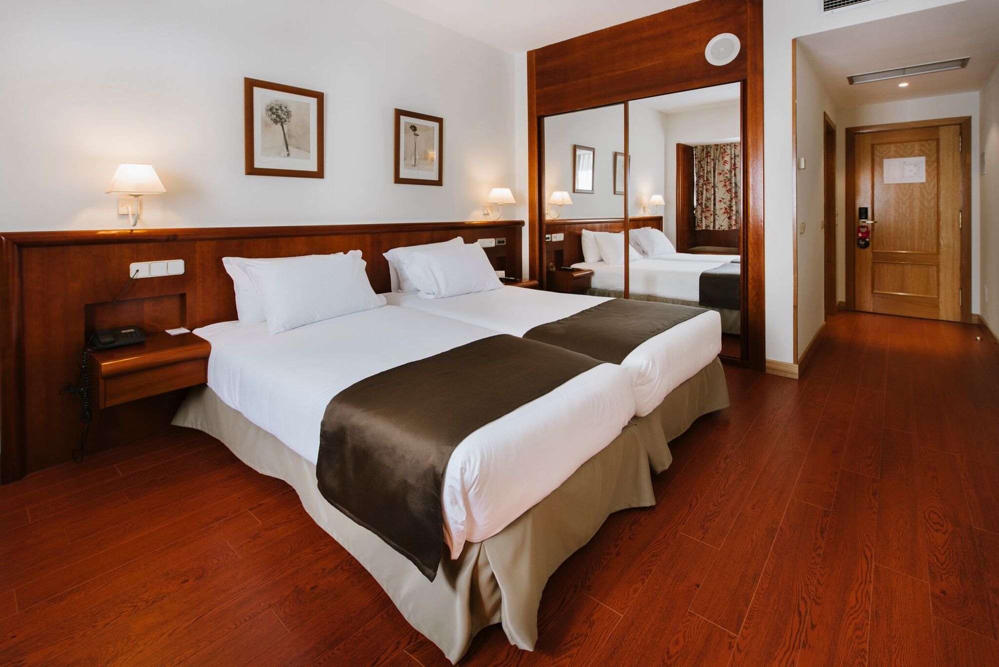 Rafaelhoteles Ventas (Adults Only) Мадрид Екстер'єр фото